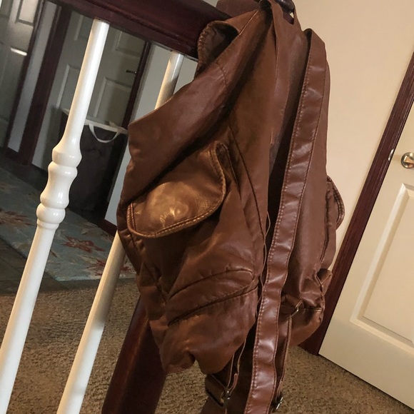 Backpack - Picture 3 of 6